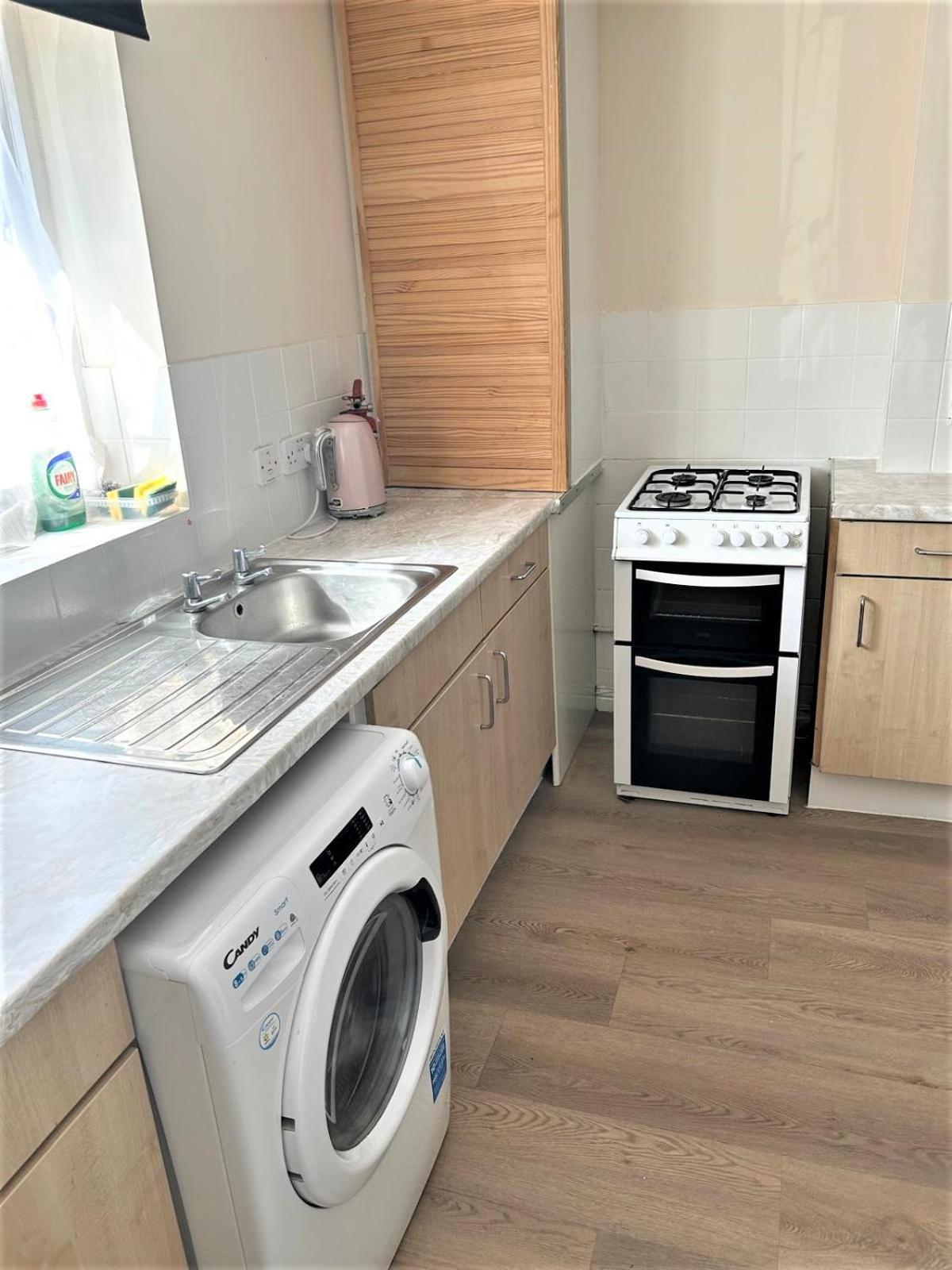 London Zone 2 Lovely 4 Bedroom Apartment - 3 Trowbridge Road Eksteriør bilde