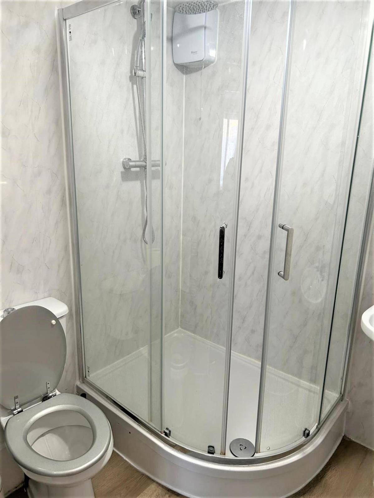 London Zone 2 Lovely 4 Bedroom Apartment - 3 Trowbridge Road Eksteriør bilde