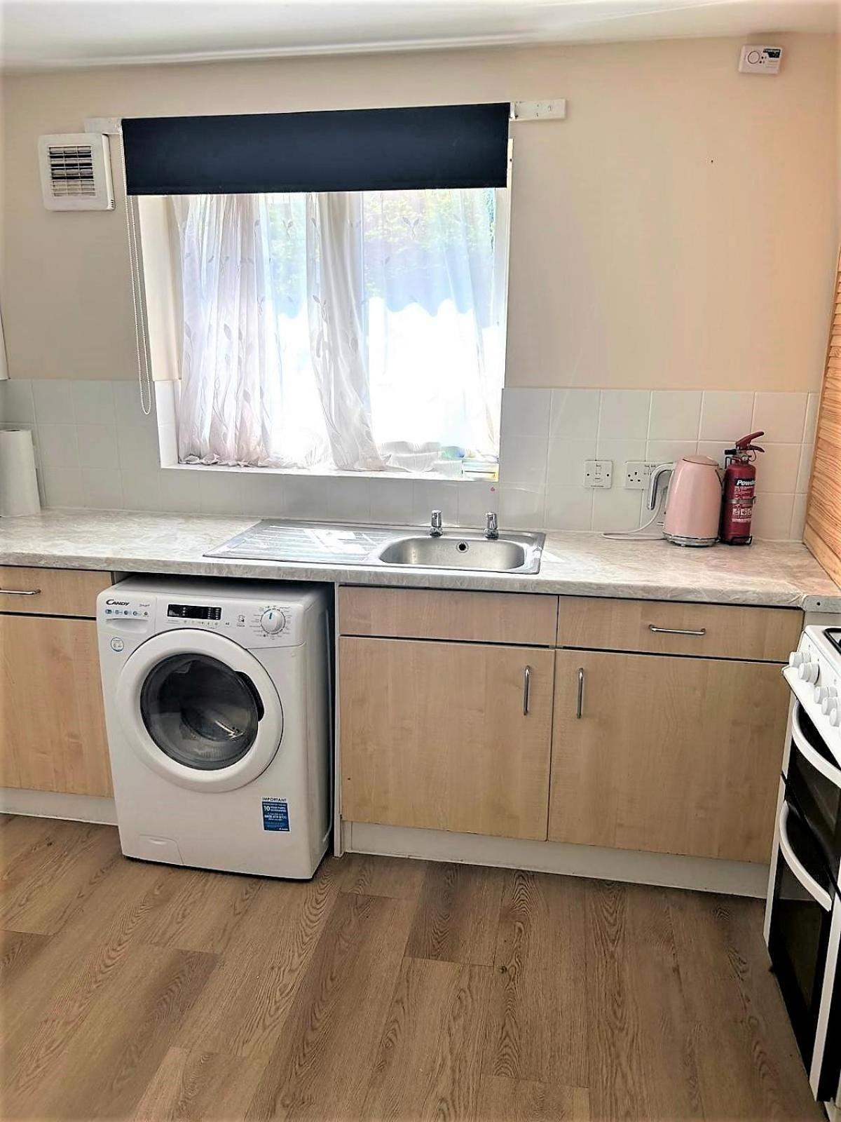 London Zone 2 Lovely 4 Bedroom Apartment - 3 Trowbridge Road Eksteriør bilde